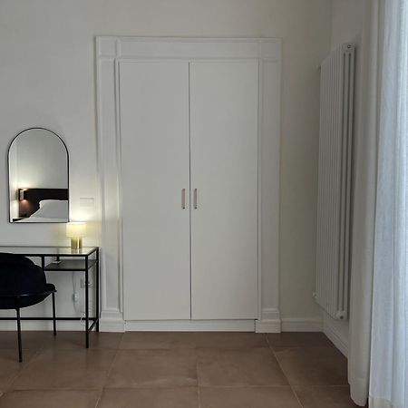 נאפולי Domus Delia Luxury Apartment מראה חיצוני תמונה