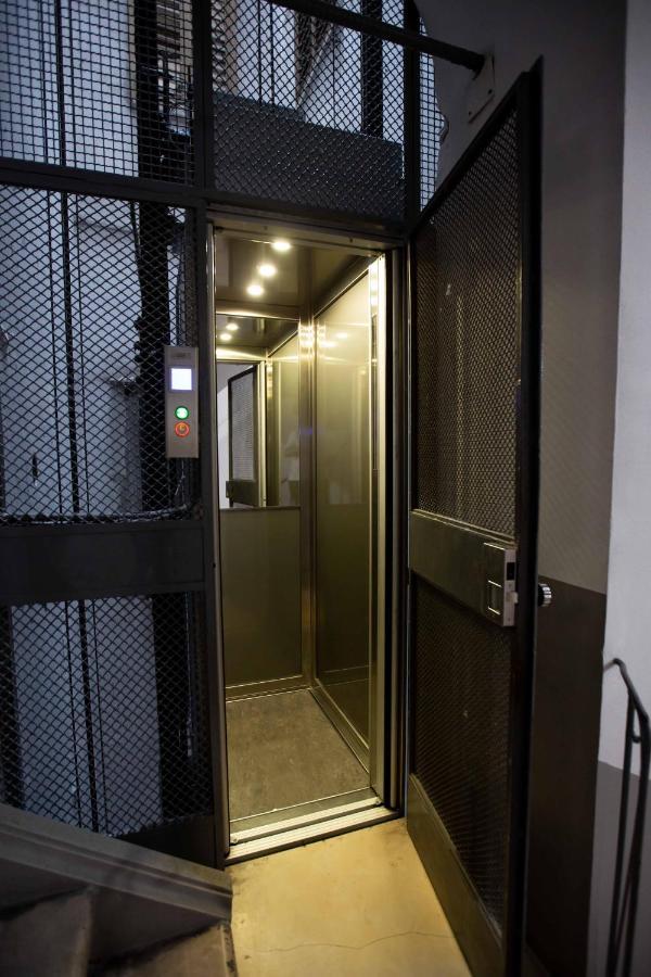 נאפולי Domus Delia Luxury Apartment מראה חיצוני תמונה
