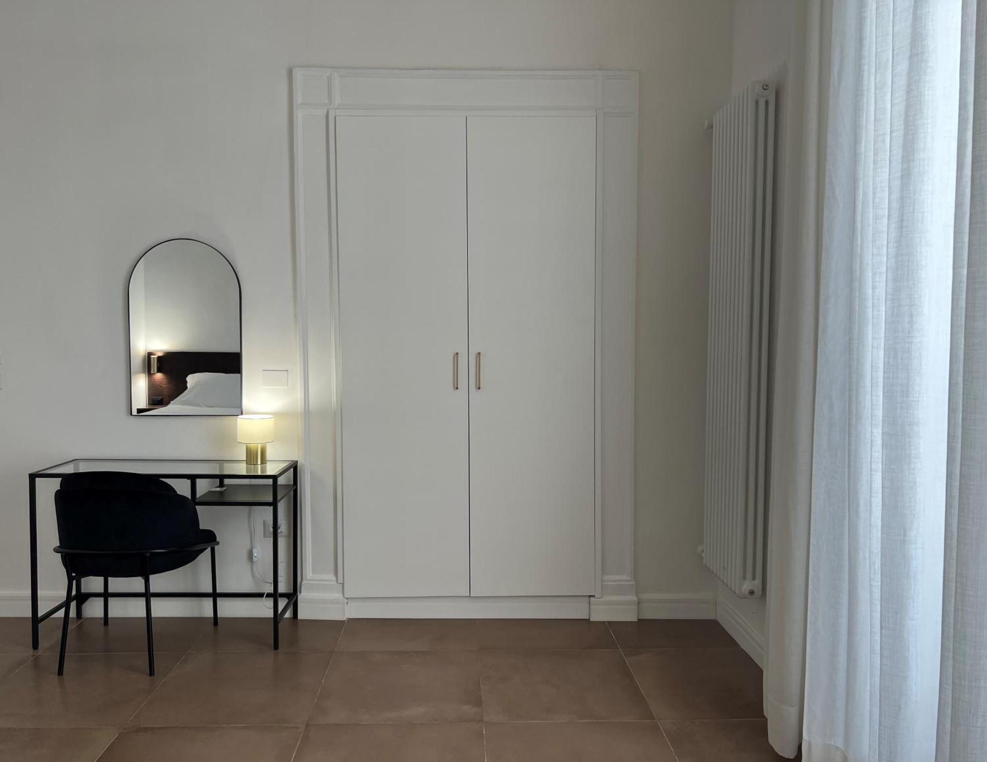נאפולי Domus Delia Luxury Apartment מראה חיצוני תמונה