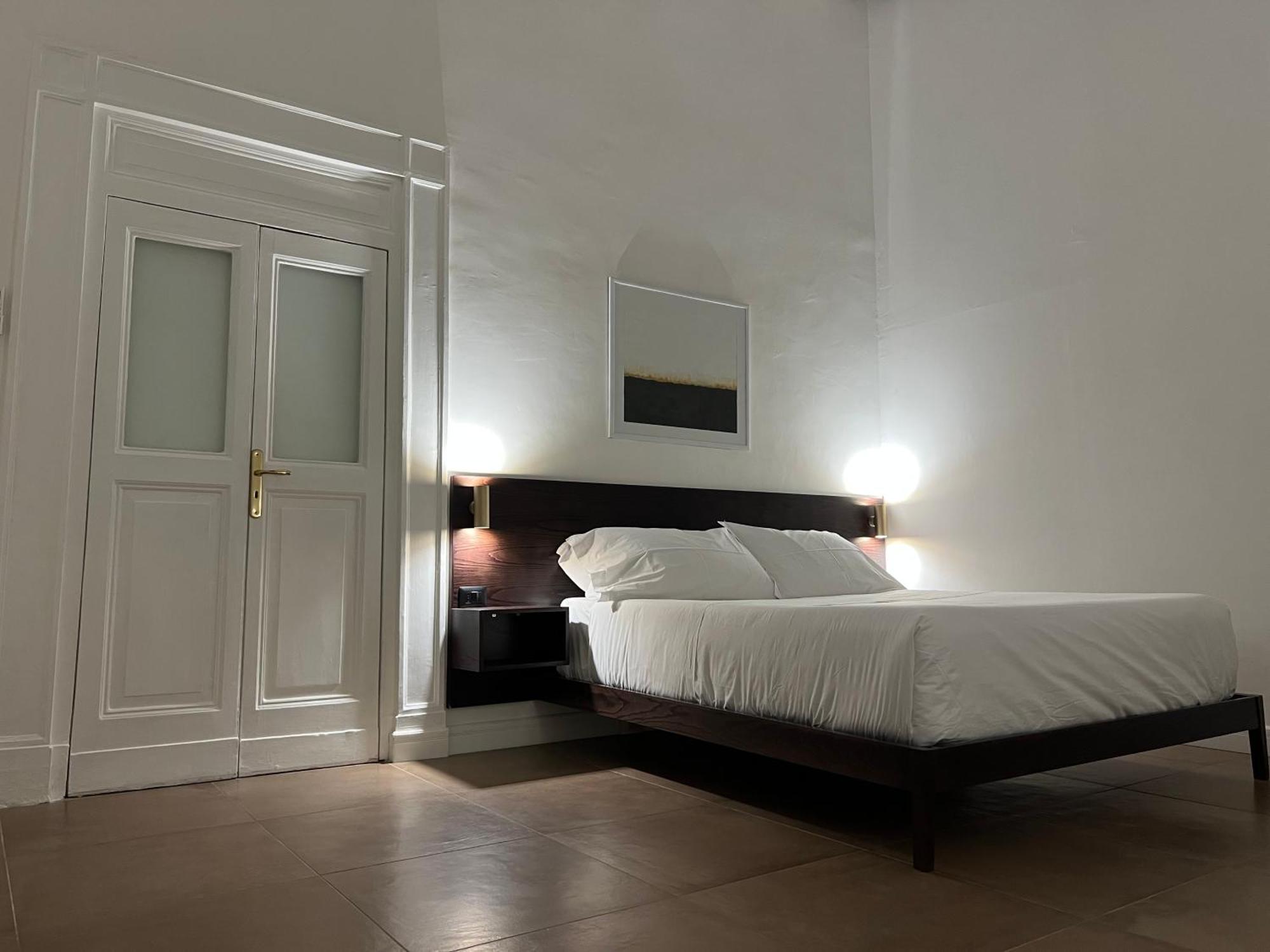 נאפולי Domus Delia Luxury Apartment מראה חיצוני תמונה