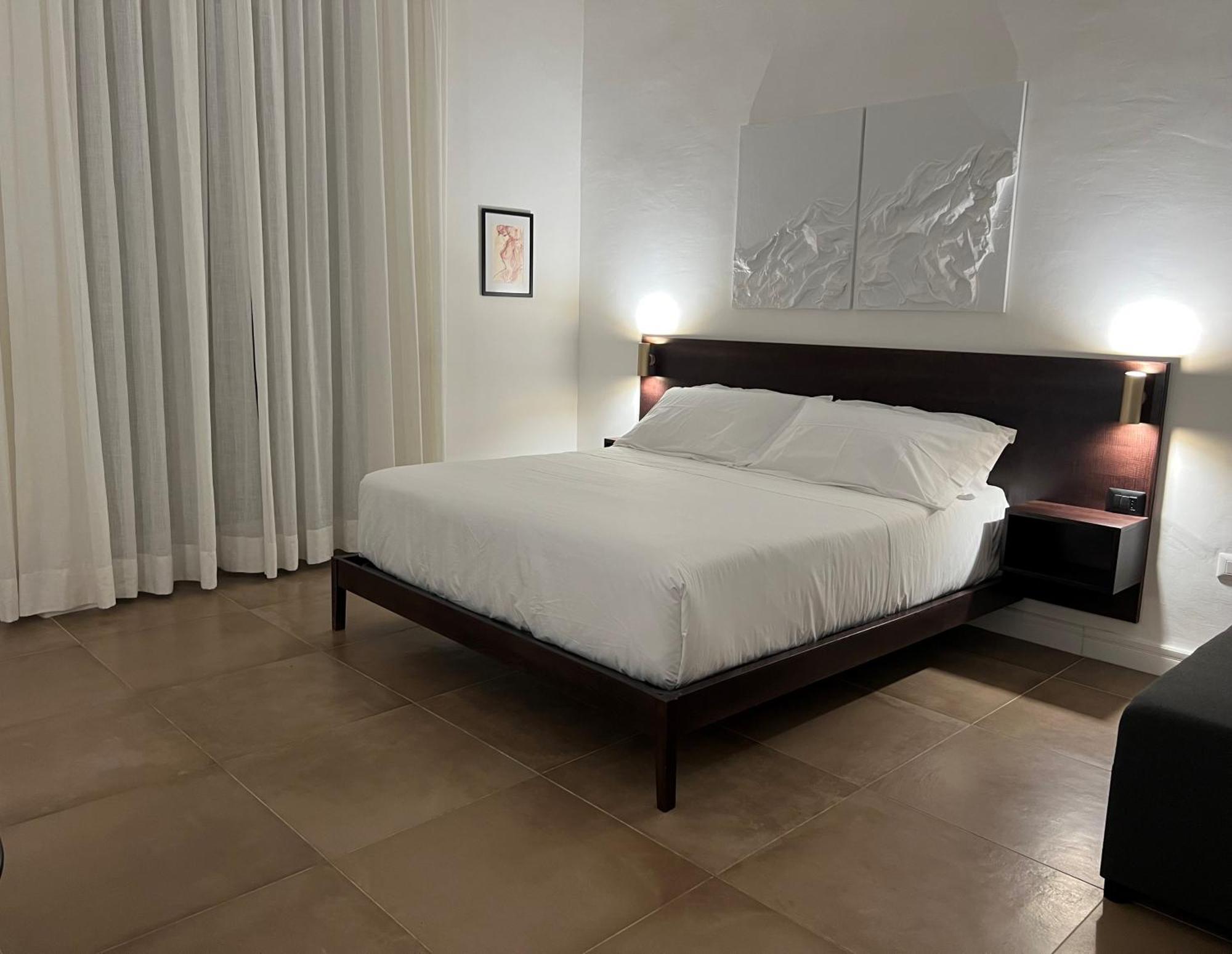 נאפולי Domus Delia Luxury Apartment מראה חיצוני תמונה