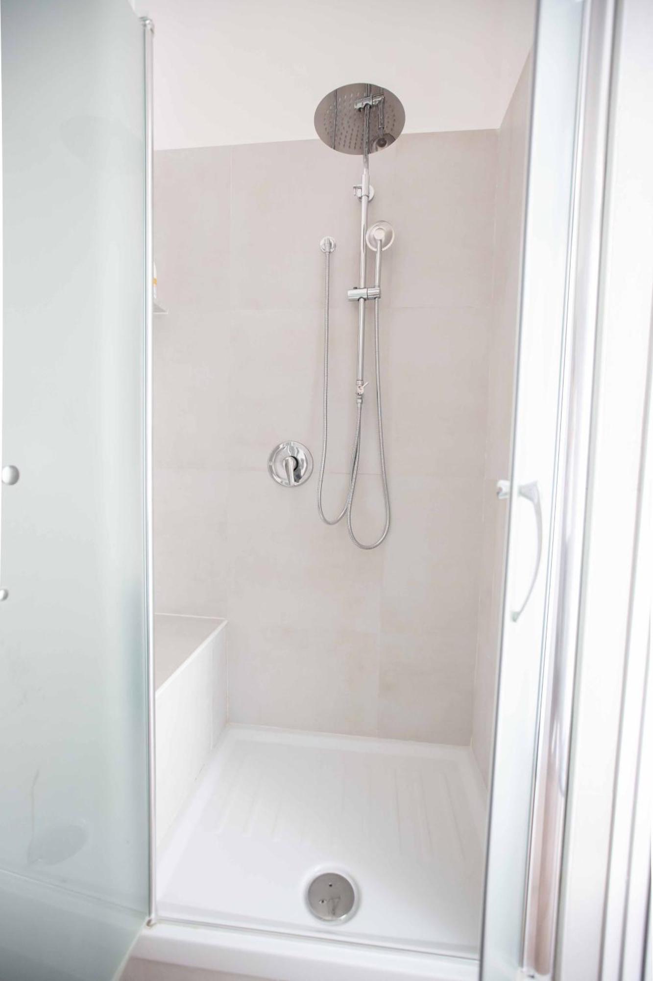 נאפולי Domus Delia Luxury Apartment מראה חיצוני תמונה